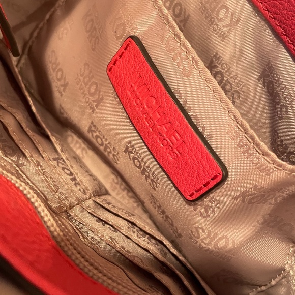 Michael Kors Coral Gold Chain Shoulder Bag - Picture 10 of 11